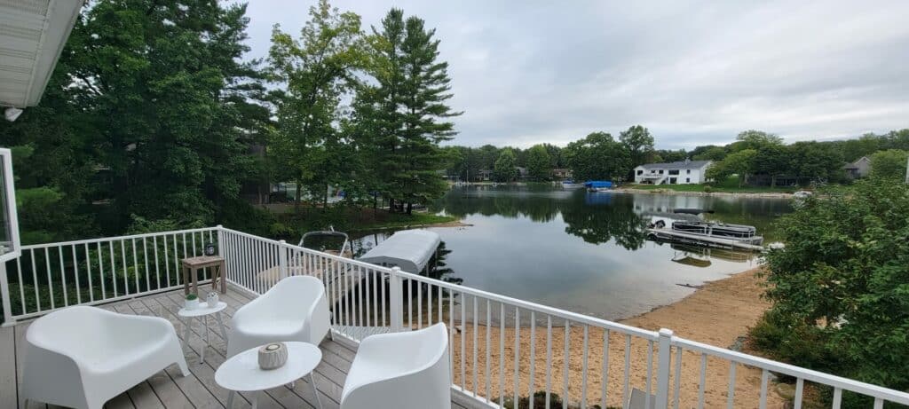 white railing composite deck